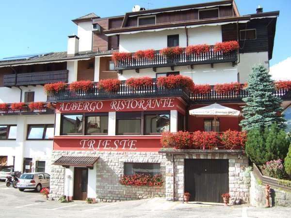 Albergo Trieste Tambre dʼAlpago Exterior foto