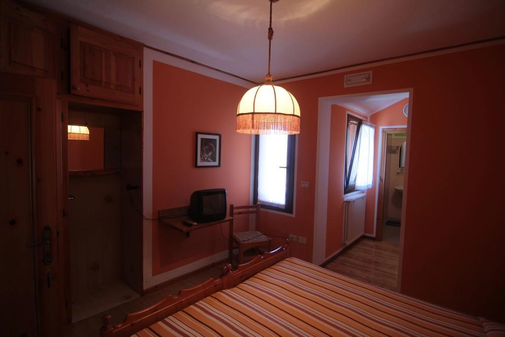 Albergo Trieste Tambre dʼAlpago Zimmer foto