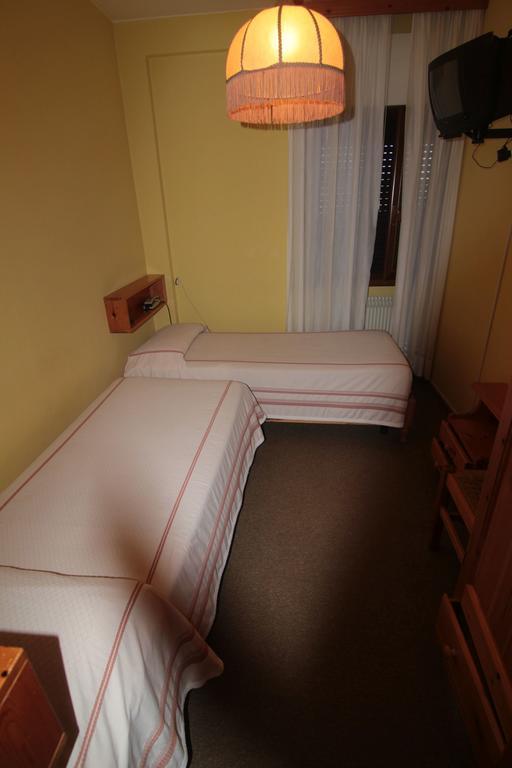 Albergo Trieste Tambre dʼAlpago Zimmer foto