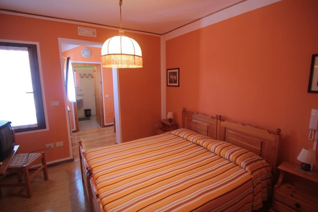 Albergo Trieste Tambre dʼAlpago Zimmer foto