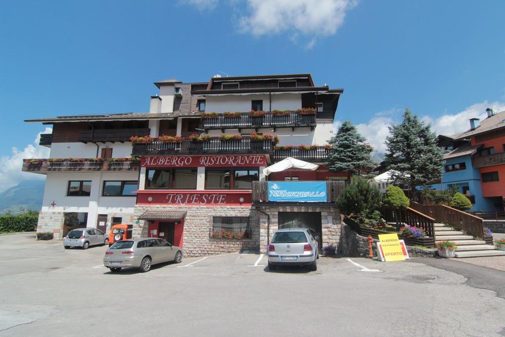 Albergo Trieste Tambre dʼAlpago Exterior foto
